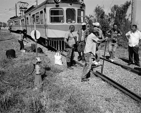 130-Hershey-tren-workers-broken-tracks
