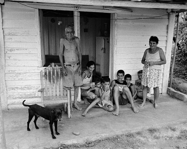 170-family-front-porch-w-dog