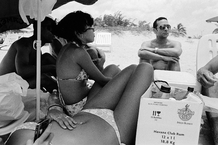 310-torso-legs-man-at-beach