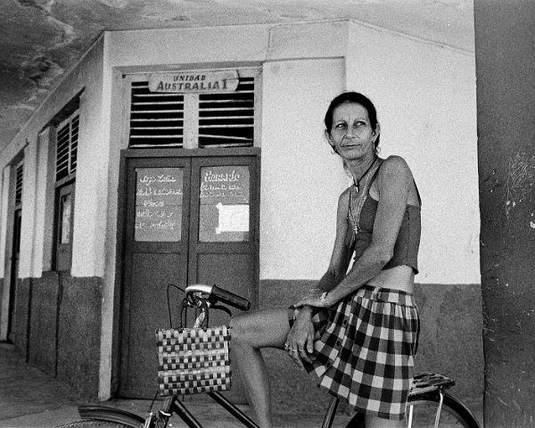 320-woman-rescan-sitting-on-bike-Australia