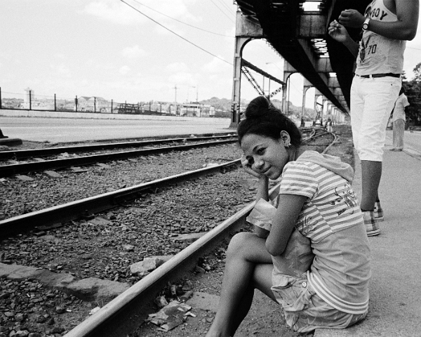 400-girl-curb-under-RR-tracks
