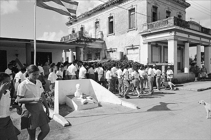 school-kids-flag-Jose-Marti-Australia