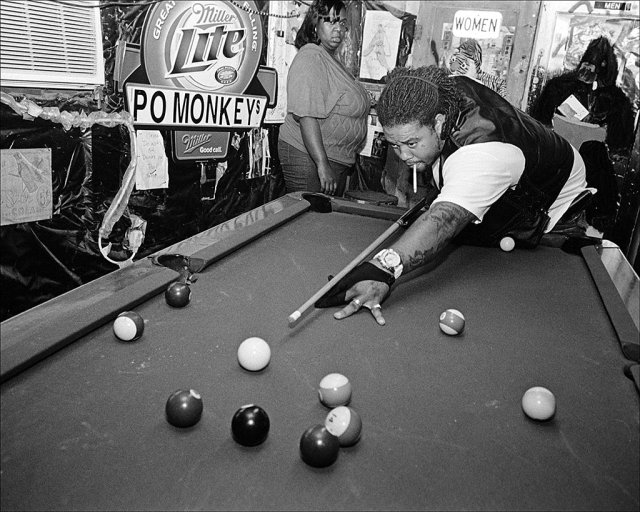 playing-pool-Po-Monkeys