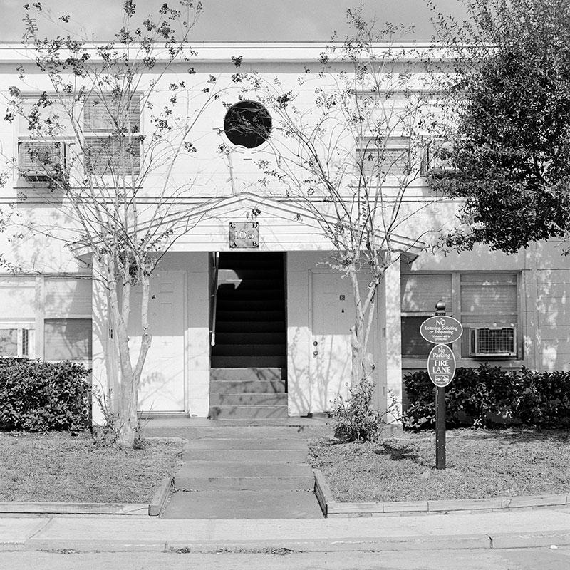 Taylor-Apts-entrance 