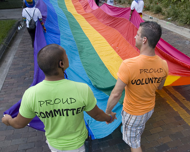 800 dpi flag men holding hands