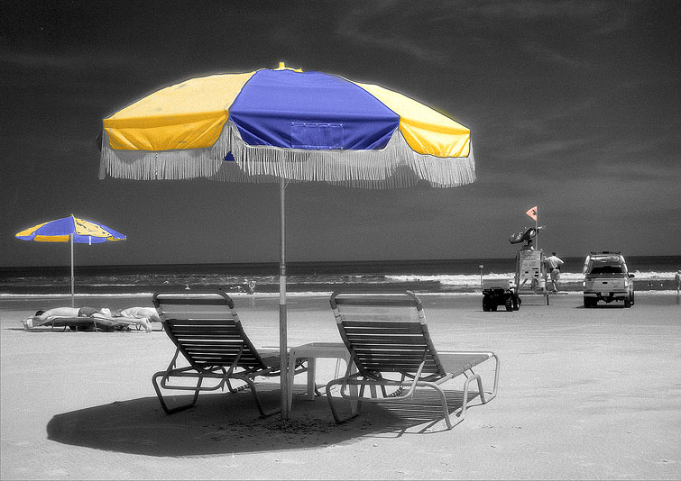 alt-beach-umbrellas-lifegua