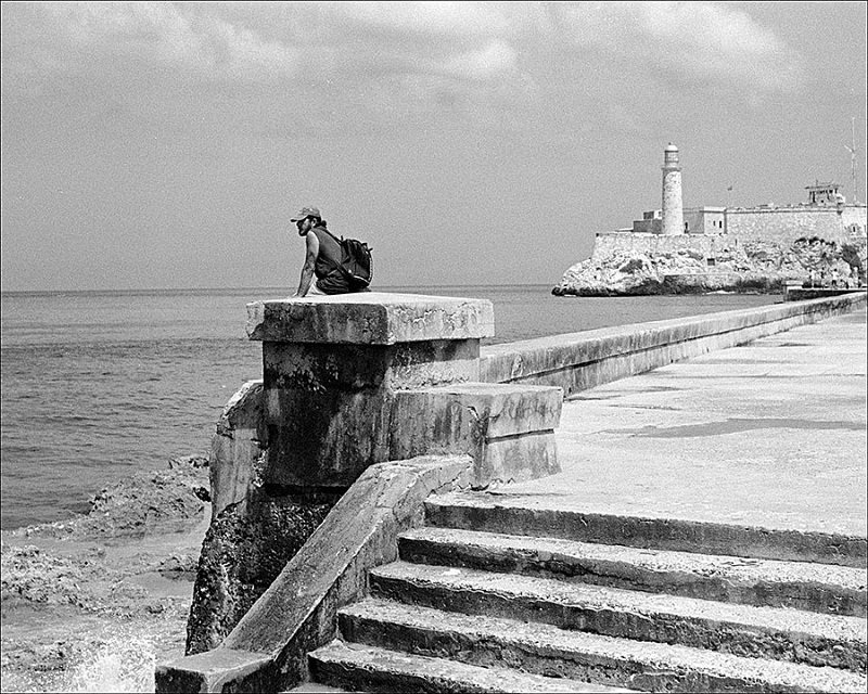 lone-man-Malecon-looking-for-FL