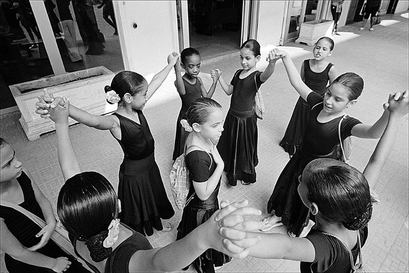 young-dancers-in-circle