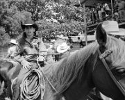 girl-rodeo-horseback